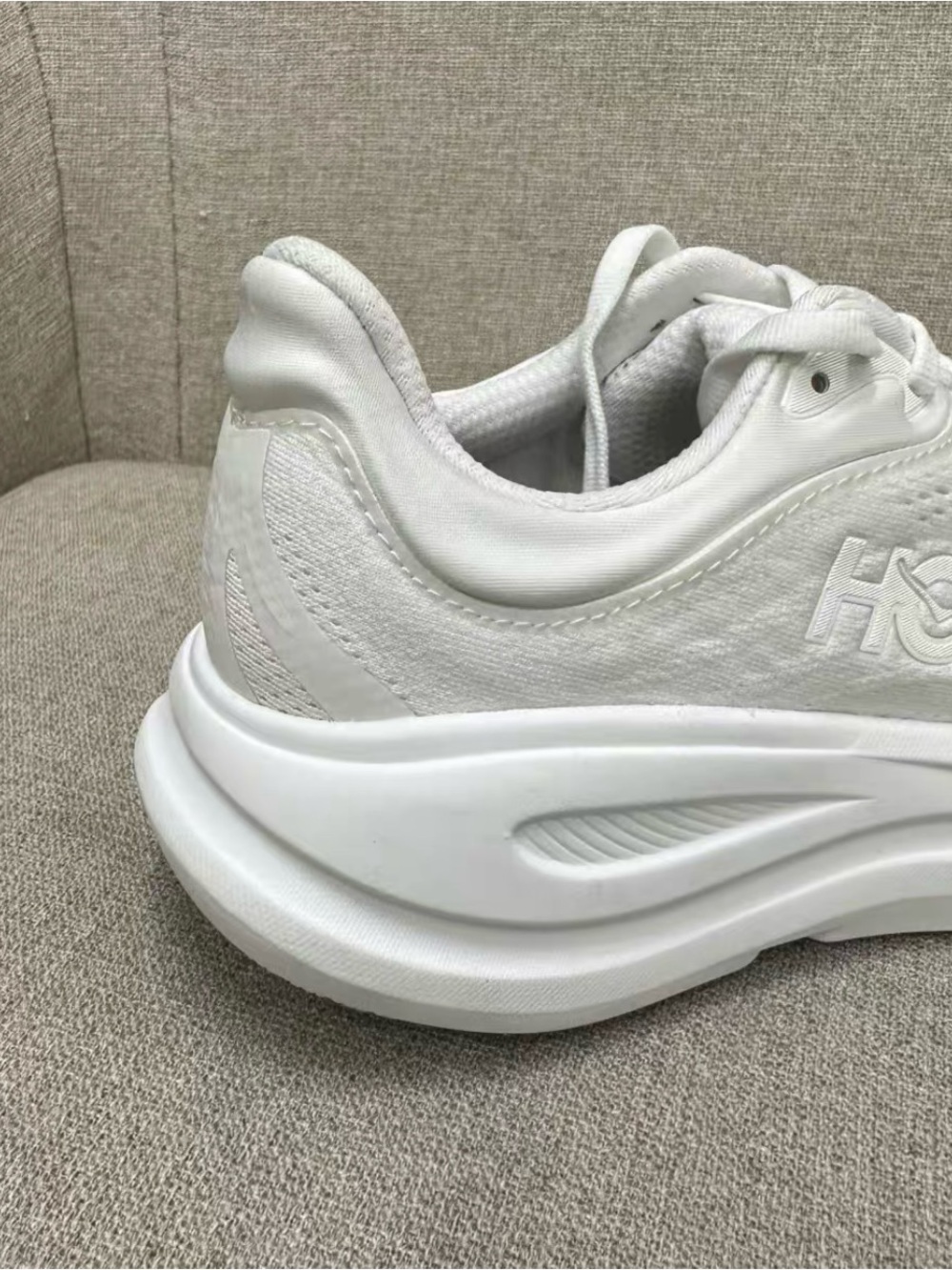 New Hoka One One Bondi 9 White Women Athletic Shoes - Picture 5 of 8